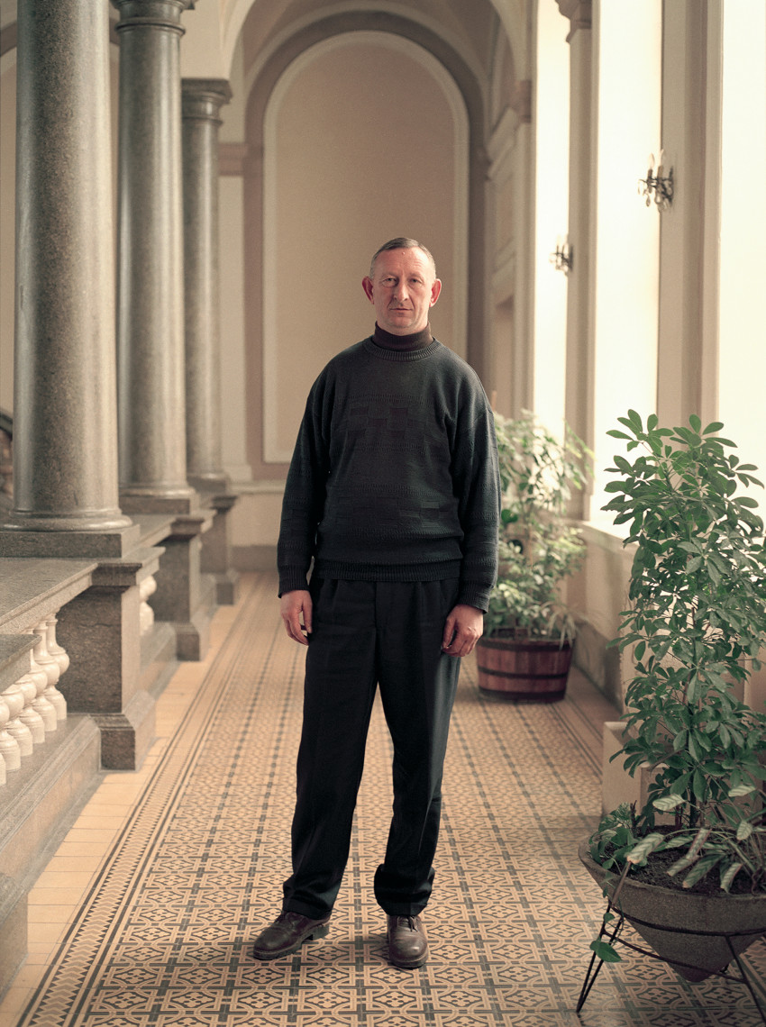 Ivan Petrović: Dokumenti, iz serije Portreti [Komunalni inspektor], 2001.