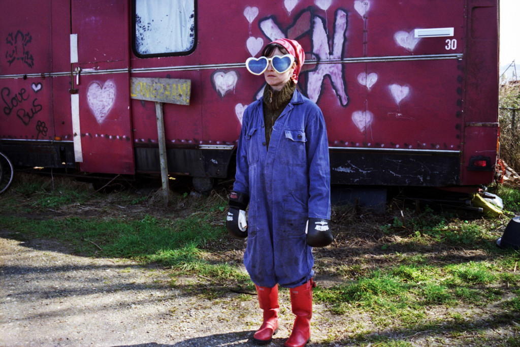 Slika 1. Vanja Bučan, Butci in norčije (Fools and Follies), 2009. Z dovoljenjem avtorice.