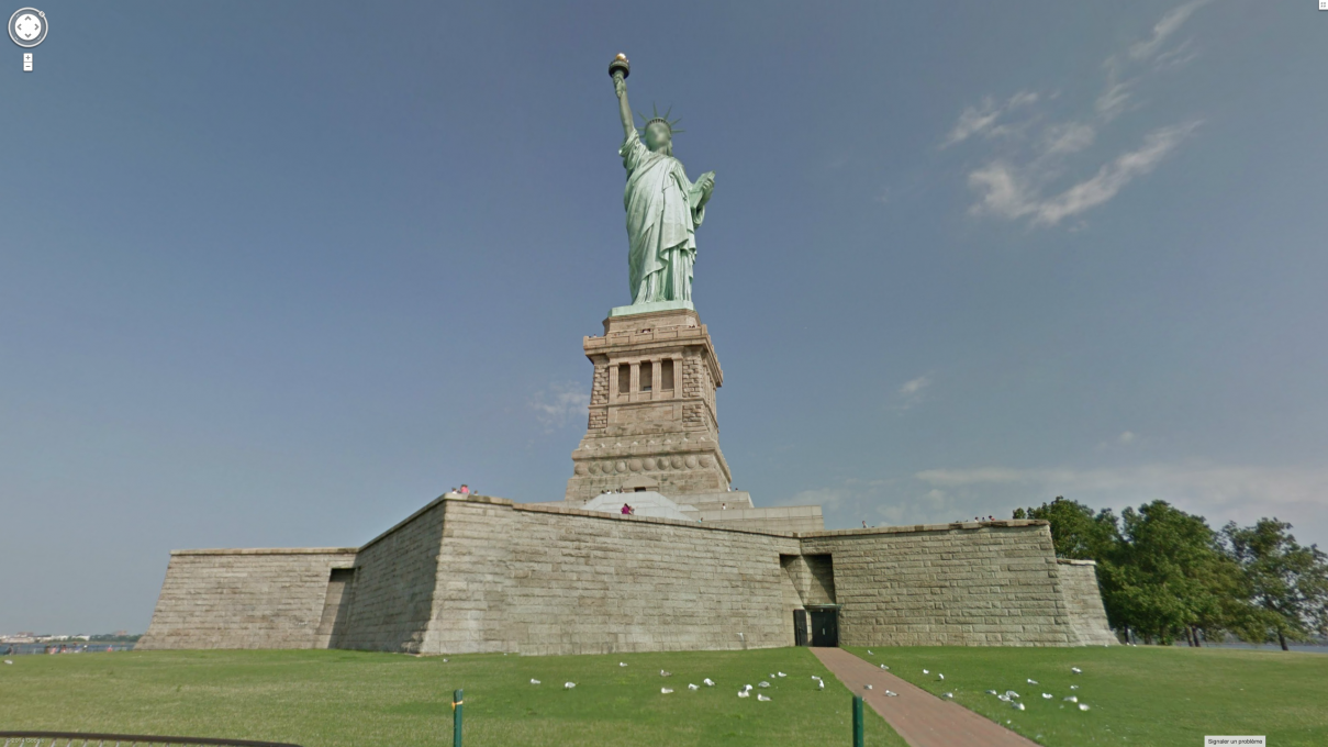 Slika 8, Marion Balac, Lady Liberty, Liberty Island, New York. Iz serije Anonimni bogovi (Anonymous Gods), 2014. Z dovoljenjem Google Street View in Marion Balac.