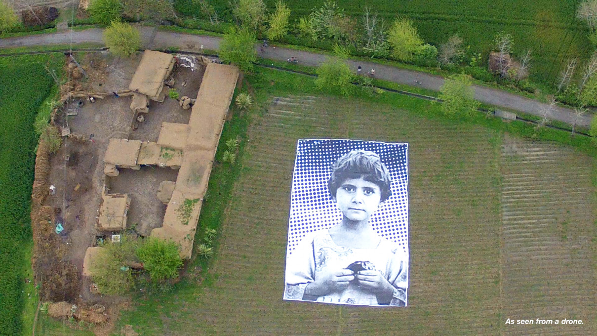 Slika 14, Projekt Ne gre za razmazan insekt (Not a Bug Splat, 2014). Pogled z drona. Z dovoljenjem http://notabugsplat.com/.