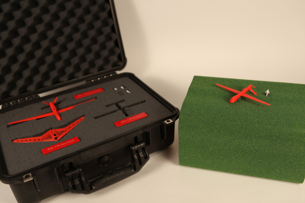 Slika 10, James Bridle, Zamrznjena video sličica iz Identifikacijska oprema UAV (UAV Identification Kit, 2012). Z dovoljenjem avtorja / booktwo.org.