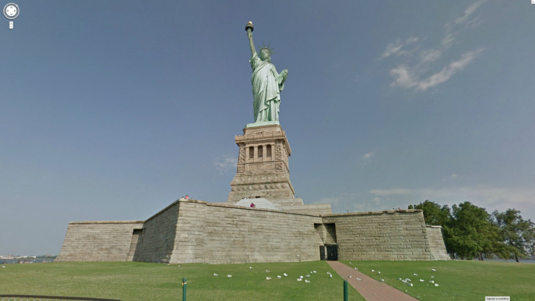 Marion Balac: Lady Liberty, Liberty Island, New York, USA. Iz serije Anonimni bogovi, 2014.