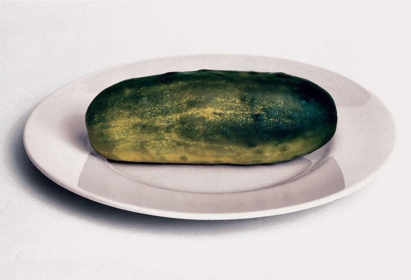 Duane Michals, A Gursky Gherkin Is Just a Very Large Pickle, 2001; iz knjige Photo No-Nos: Meditations on What Not to Photograph (Aperture, 2021). © Duane Michals