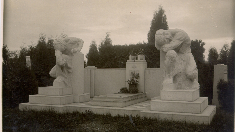 Janez Evangelist Krek (1865-1917) - spomenik. 19?? Fotografija. Digitalna knjižnica Slovenije.