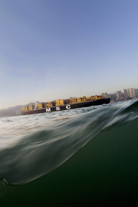 Andreas Müller-Pohle, Novi Teritoriji, s čolna v bližini Pak Wana, Hongkong, 2009.